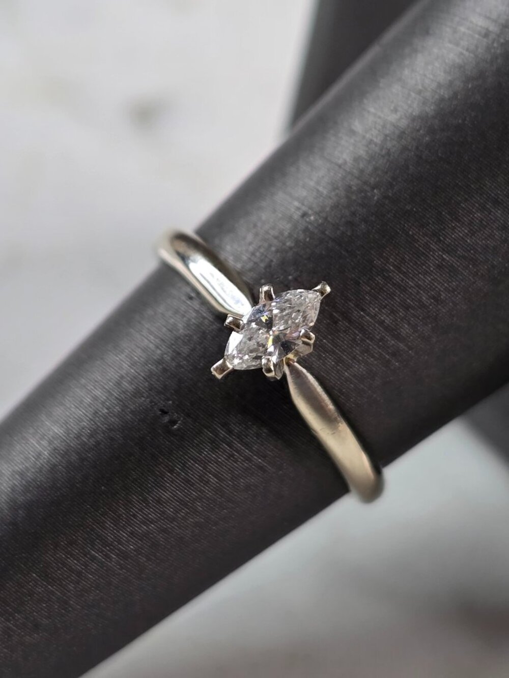 Womens Vintage Estate  14K White Gold Marquise Diamond Ring, 2.2g E1188